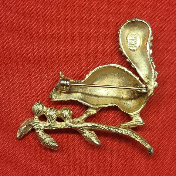 Vintage Hobe Metal Gold Tone Squirrel Brooch Pin Faux Pearls - Picture 5 of 12
